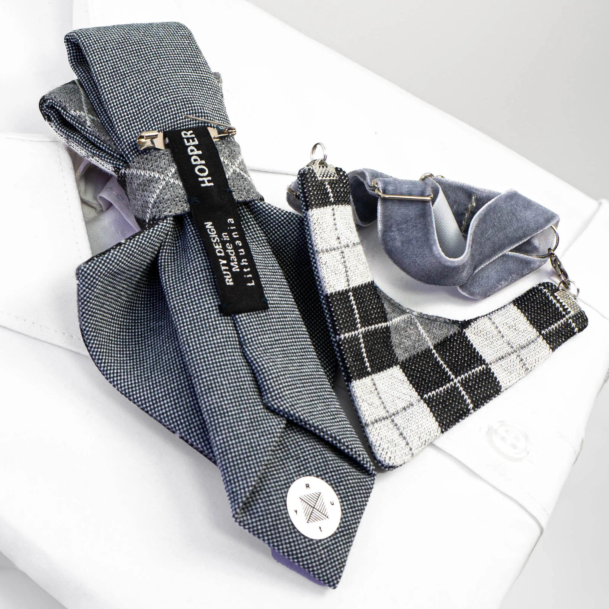 WOMEN'S NECKTIE "REMEMBRANCE"